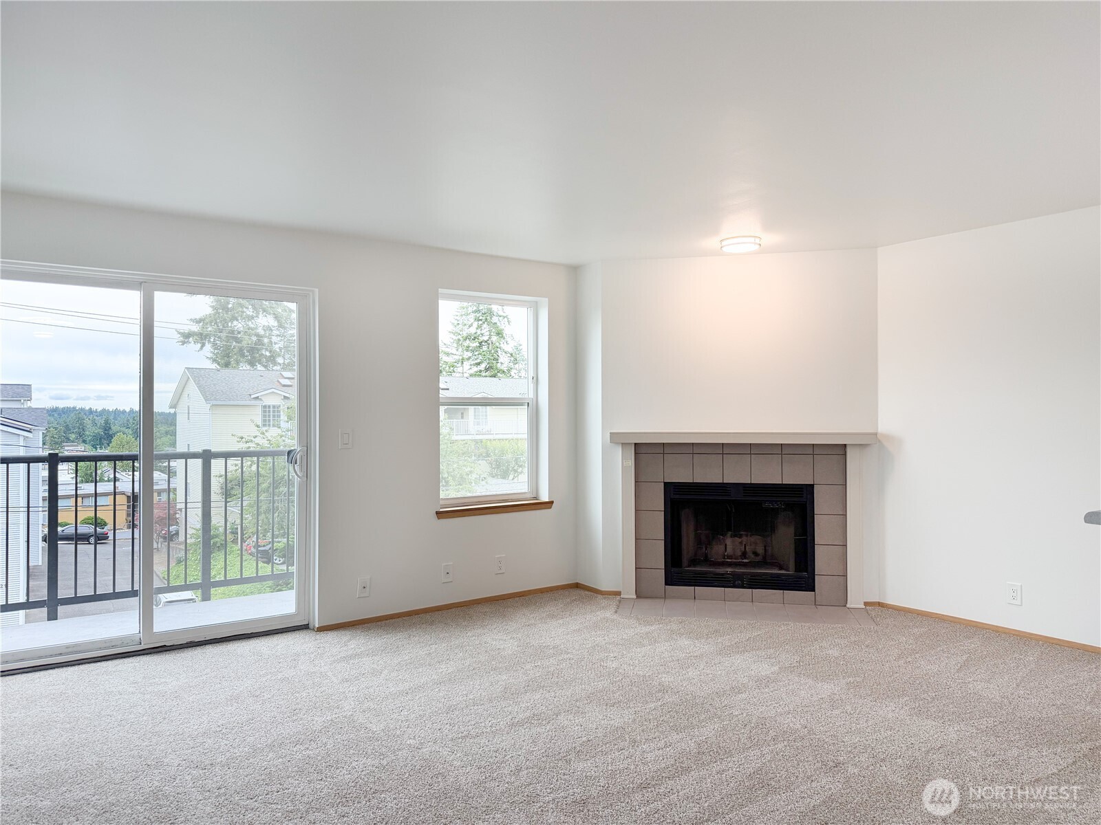 124 Southwest 154th Street, Unit 302 Burien, WA 98166 - Photo 7 of 18