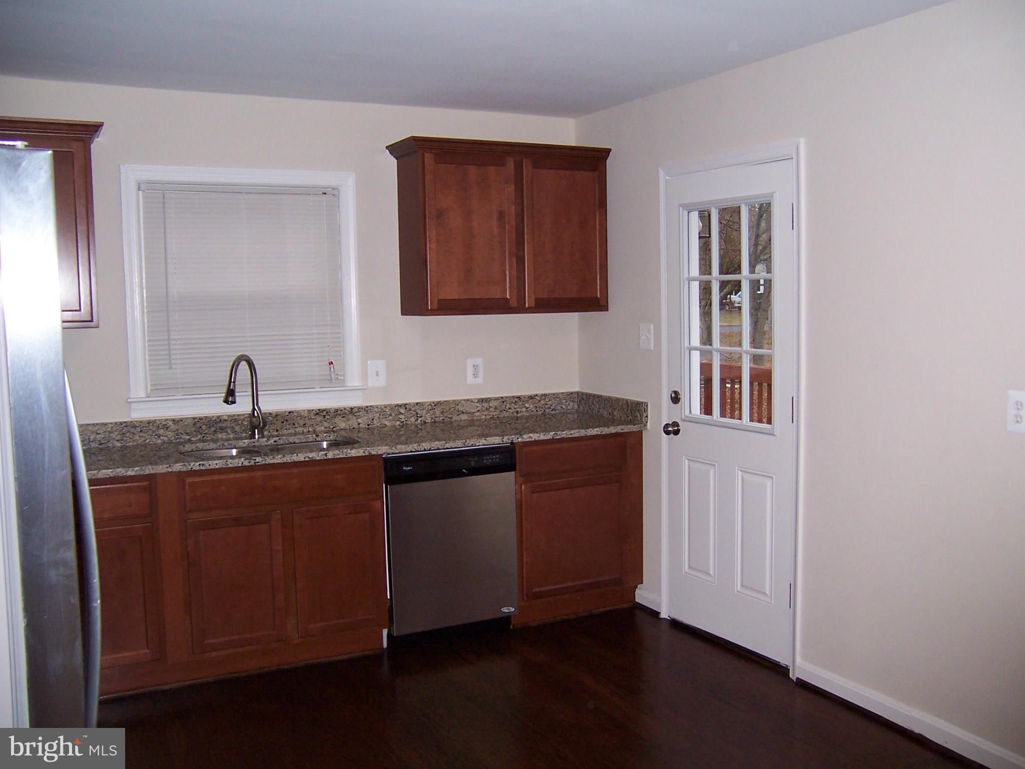 25 Pendleton Road Fredericksburg, VA 22405 - Photo 5 of 23 Kitchen