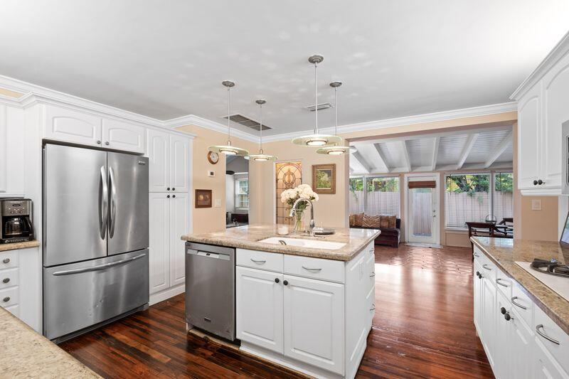 322 Valencia Road West Palm Beach, FL 33401 - Photo 15 of 36 STAINLESS APPLIANCES