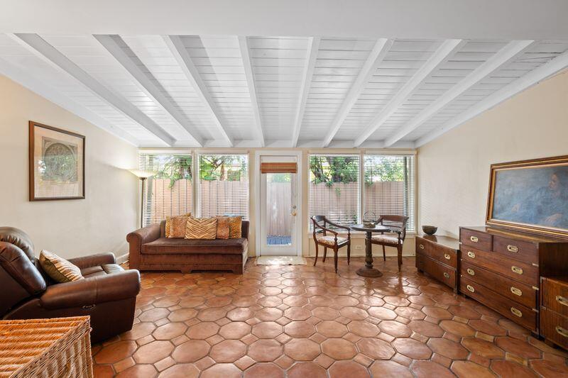 322 Valencia Road West Palm Beach, FL 33401 - Photo 17 of 36 GREAT ROOM