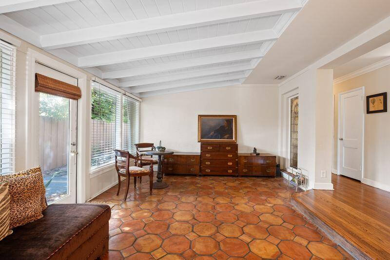 322 Valencia Road West Palm Beach, FL 33401 - Photo 18 of 36 ADJACENT TO KITCHEN