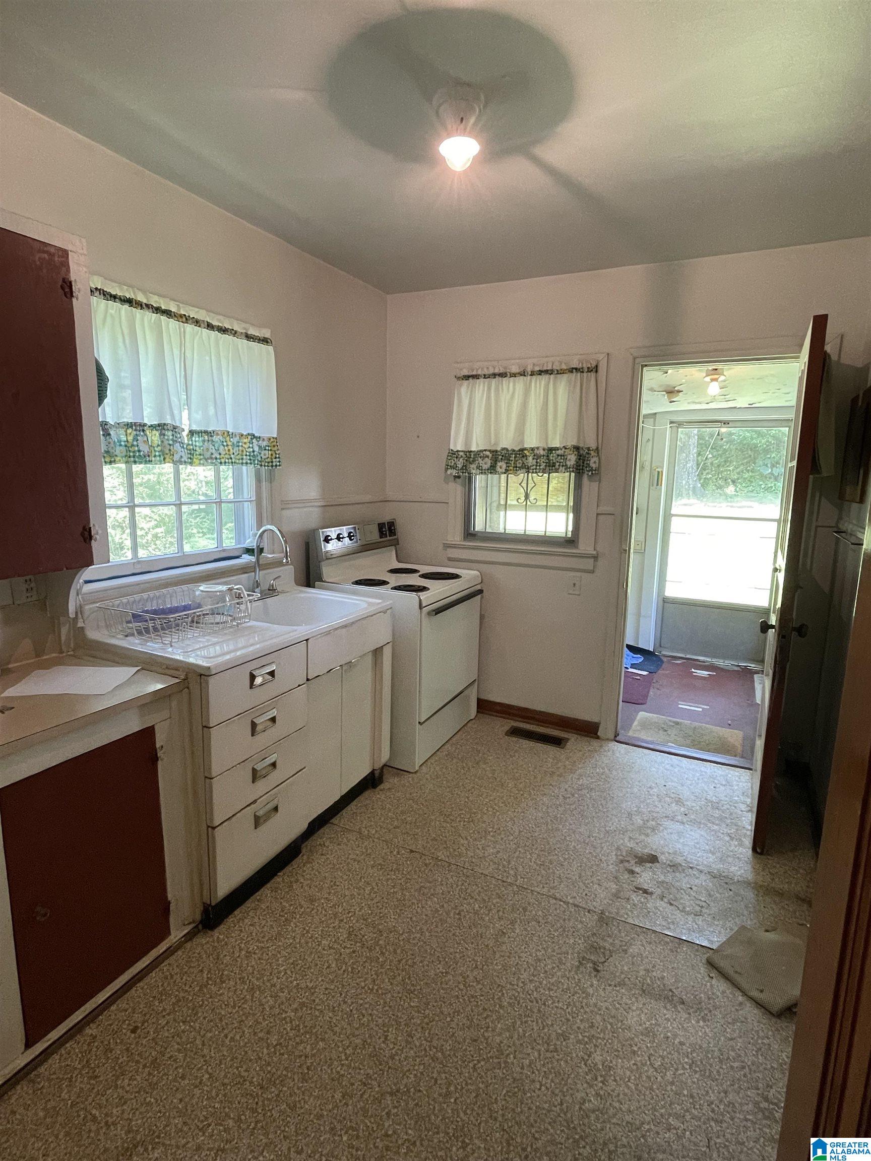 103 Westbrook Road Bessemer, AL 35023 - Photo 4 of 11