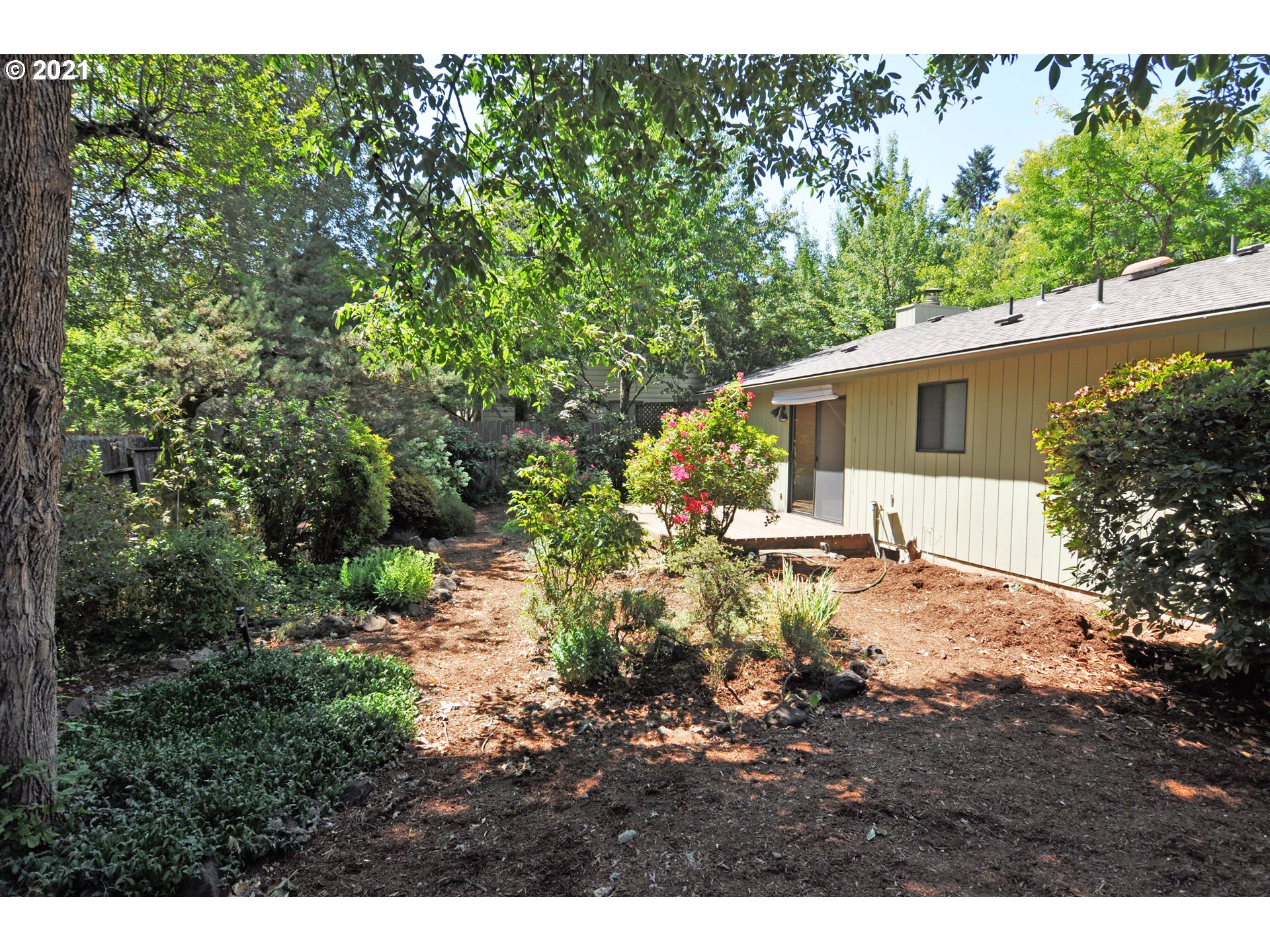 4019 Dillard Road Eugene, OR 97405 - Photo 12 of 24 Gallery Image 12