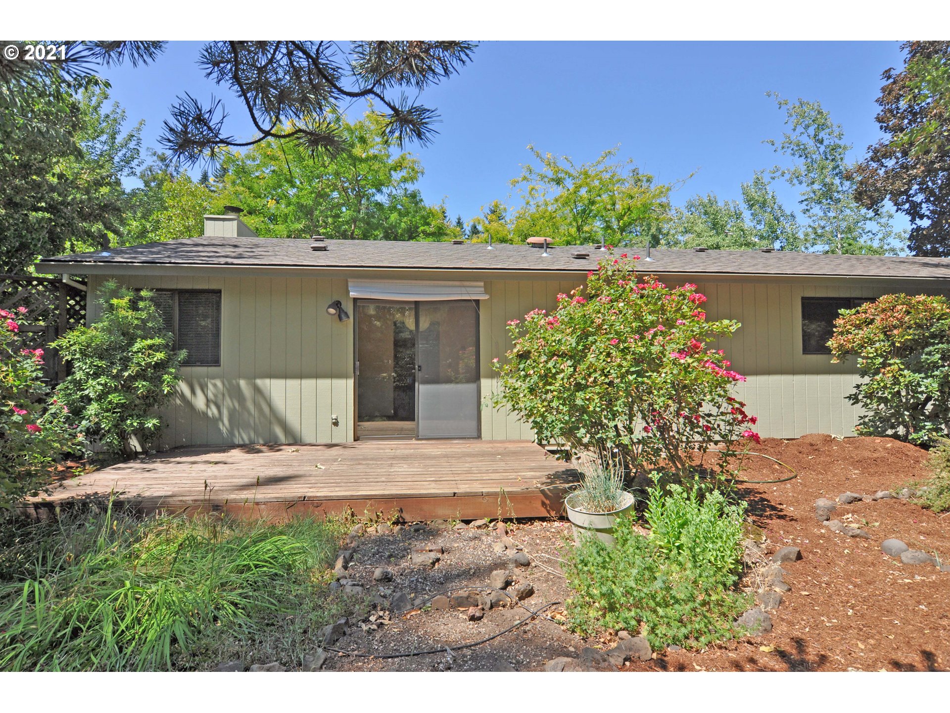 4019 Dillard Road Eugene, OR 97405 - Photo 13 of 24 Gallery Image 13