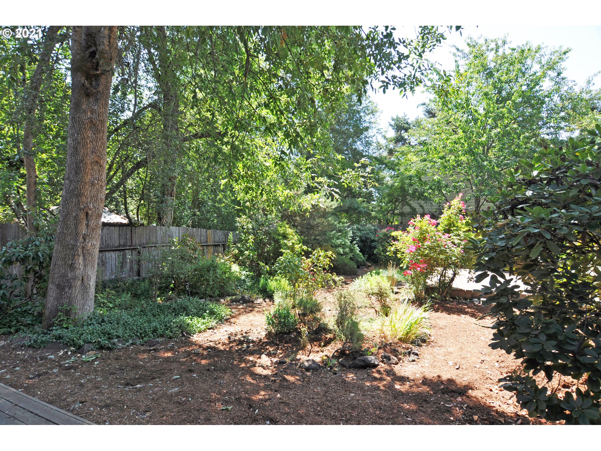 4019 Dillard Road Eugene, OR 97405 - Photo 14 of 24 Gallery Image 14