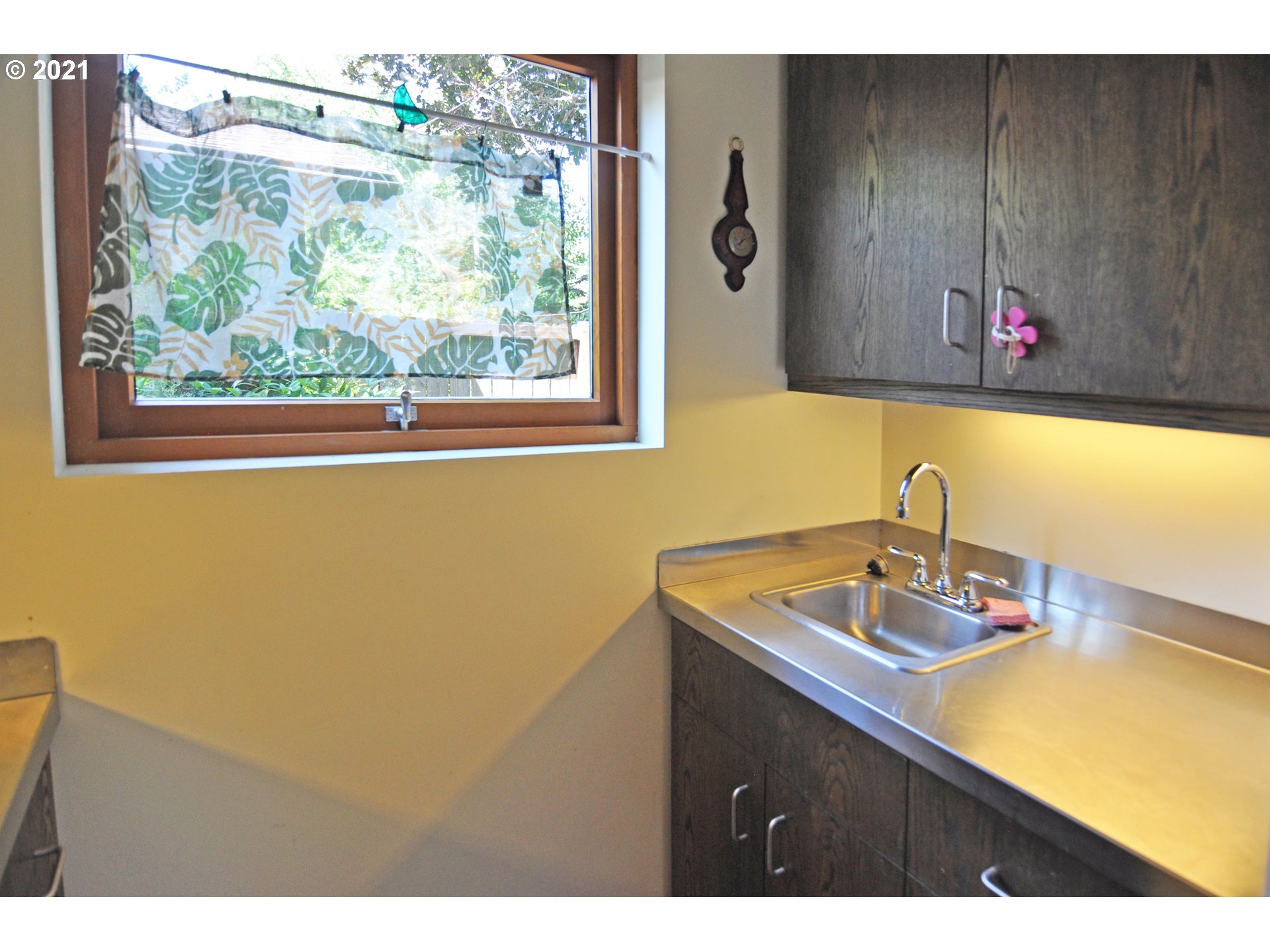 4019 Dillard Road Eugene, OR 97405 - Photo 18 of 24 Gallery Image 18