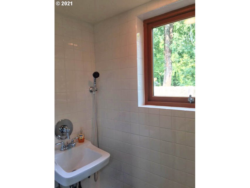 4019 Dillard Road Eugene, OR 97405 - Photo 21 of 24 Gallery Image 21