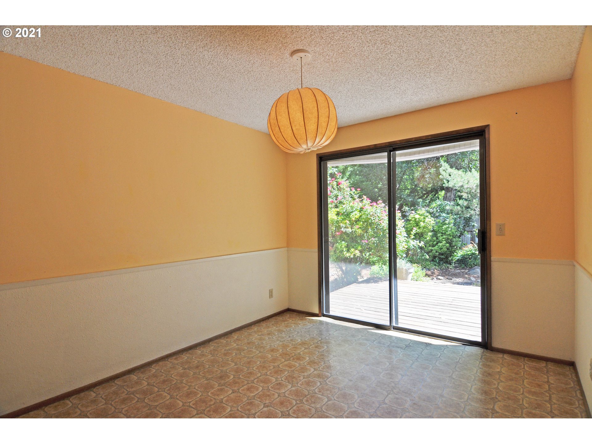 4019 Dillard Road Eugene, OR 97405 - Photo 8 of 24 Gallery Image 8