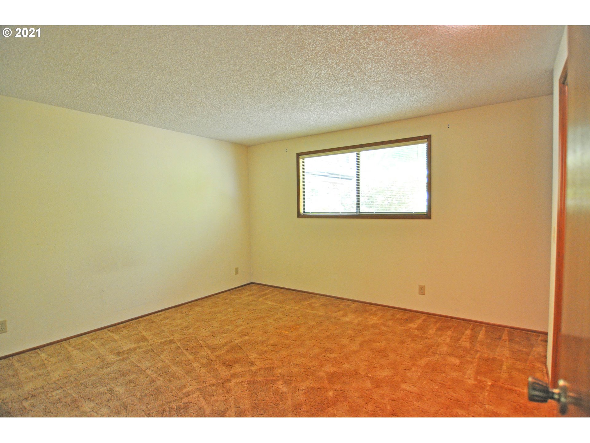 4019 Dillard Road Eugene, OR 97405 - Photo 10 of 24 Gallery Image 10