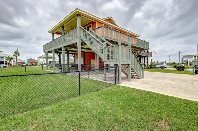$485,000 | 963 Palm Ridge Drive, Crystal Beach, TX 77650