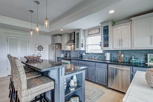 $485,000 | 963 Palm Ridge Drive, Crystal Beach, TX 77650