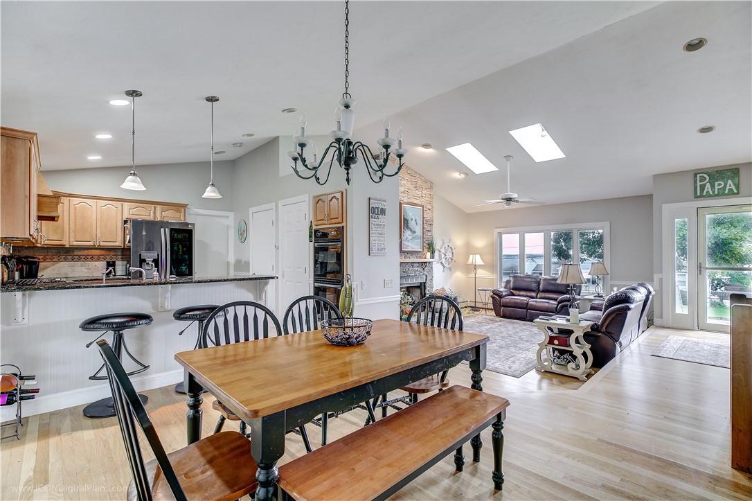 47 Cedar Drive Bristol, RI 02809 - Photo 13 of 47