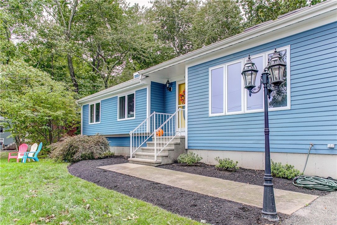 47 Cedar Drive Bristol, RI 02809 - Photo 3 of 47