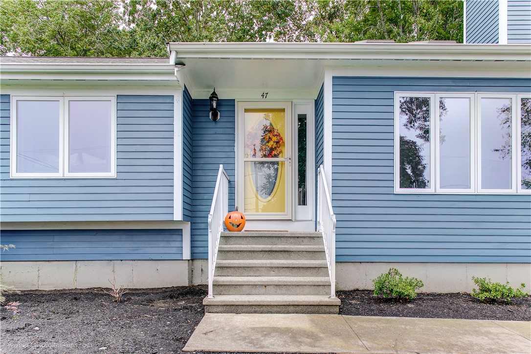 47 Cedar Drive Bristol, RI 02809 - Photo 4 of 47