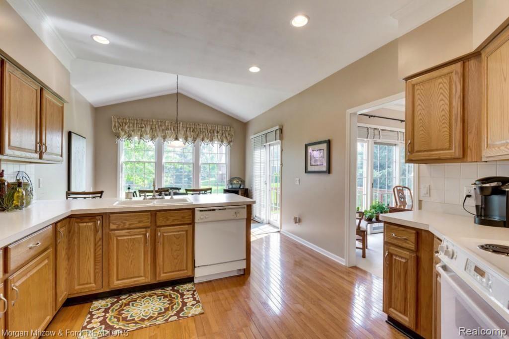 1958 Catlin Drive, Unit 4 Rochester, MI 48306 - Photo 13 of 35 Gallery Image 13