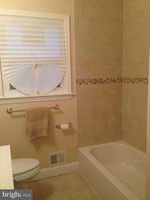 1506 Brooke Road Capitol Heights, MD 20743 - Photo 17 of 30 Full Hall Bath