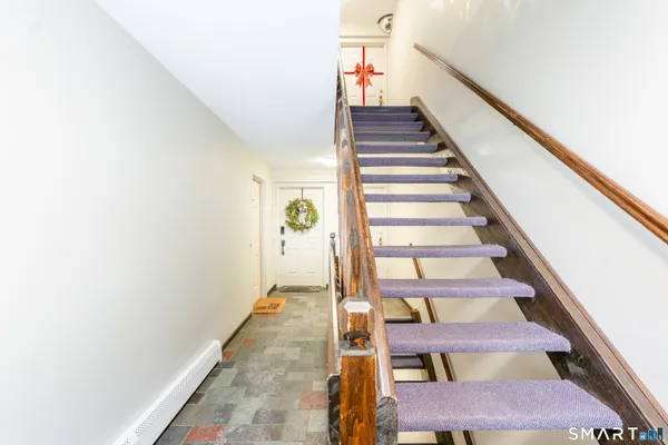 $259,900 | 1 Essex Court, Unit 1, Brookfield, CT 06804