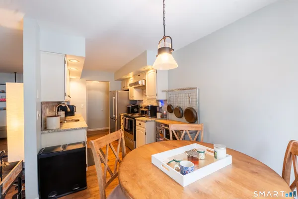 $259,900 | 1 Essex Court, Unit 1, Brookfield, CT 06804