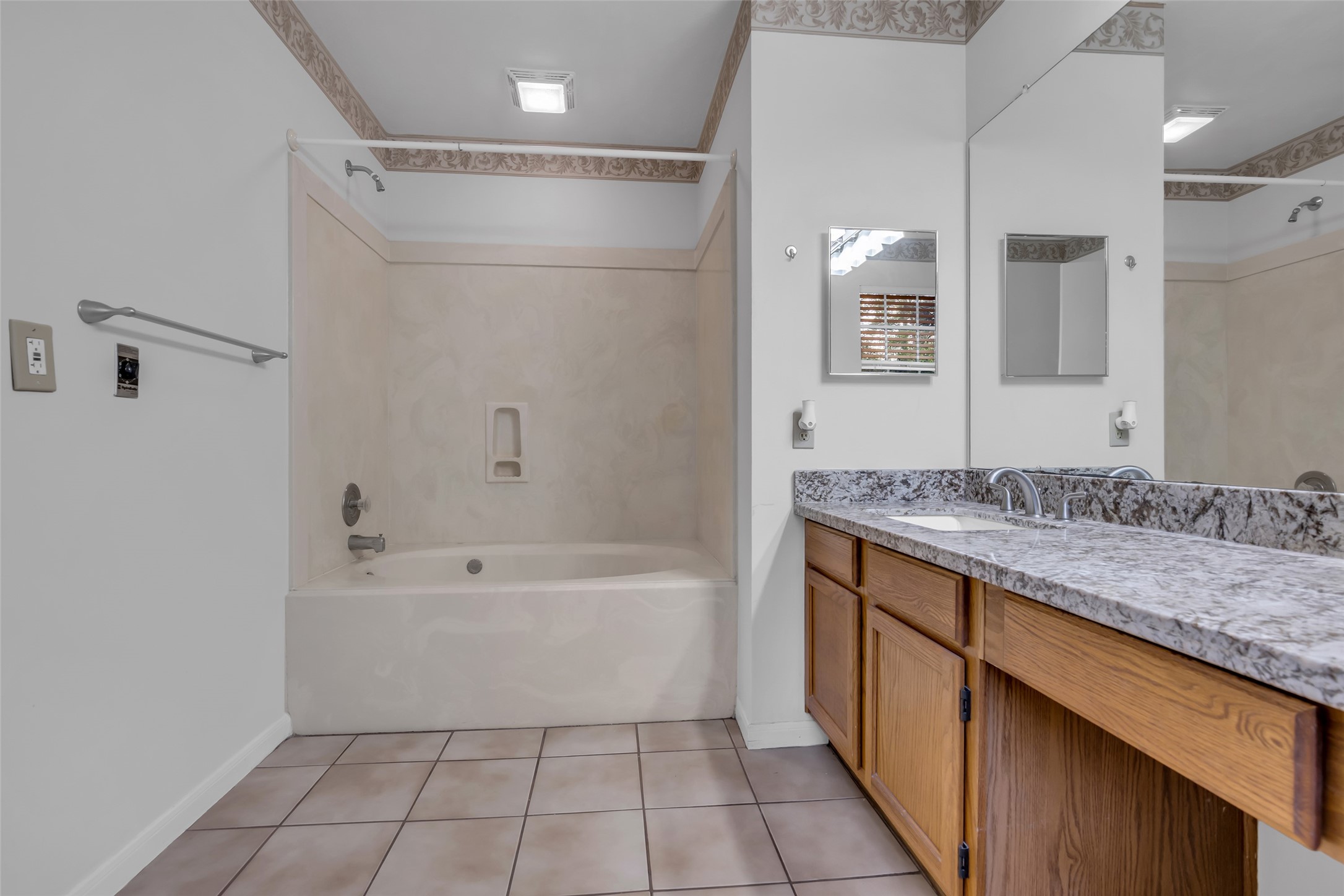 10 Treadwell Court Spring, TX 77381 - Photo 14 of 35 Time for relaxing in your huge jacuzzi tub at the end of the day