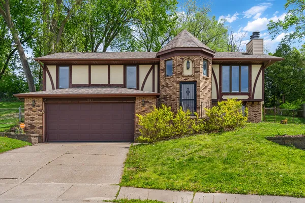 $255,000 | 4803 Taylor Street, Davenport, IA 52806