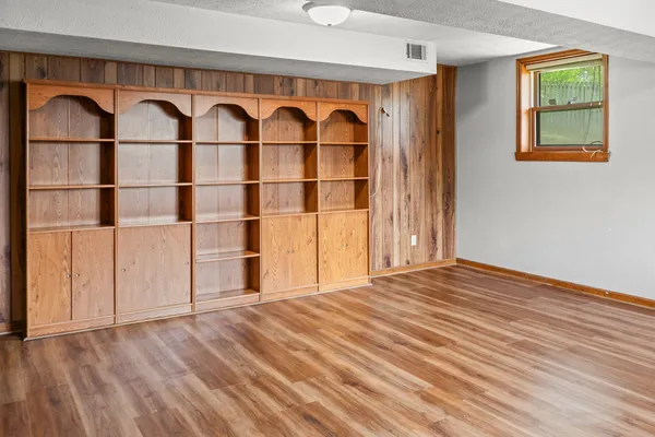 $255,000 | 4803 Taylor Street, Davenport, IA 52806