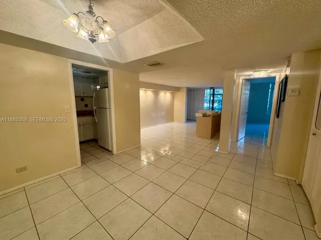 $1,425 | 3720 Inverrary Drive, Unit 1N, Lauderhill, FL 33319