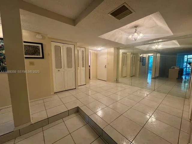 $1,425 | 3720 Inverrary Drive, Unit 1N, Lauderhill, FL 33319