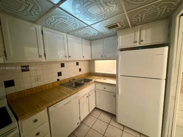 $1,425 | 3720 Inverrary Drive, Unit 1N, Lauderhill, FL 33319