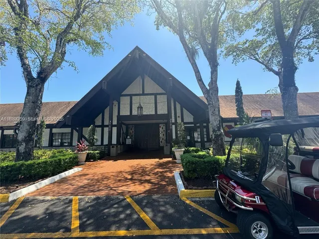 $1,425 | 3720 Inverrary Drive, Unit 1N, Lauderhill, FL 33319