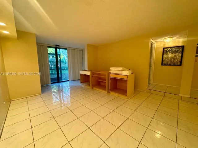 $1,425 | 3720 Inverrary Drive, Unit 1N, Lauderhill, FL 33319