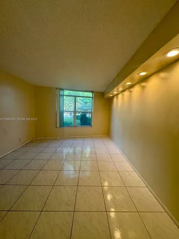 $1,425 | 3720 Inverrary Drive, Unit 1N, Lauderhill, FL 33319