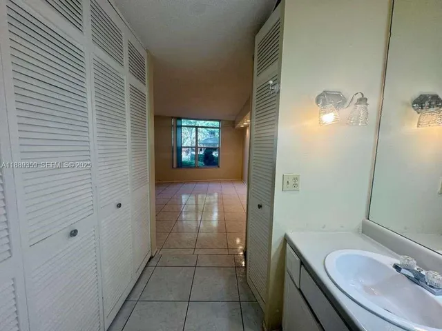 $1,425 | 3720 Inverrary Drive, Unit 1N, Lauderhill, FL 33319