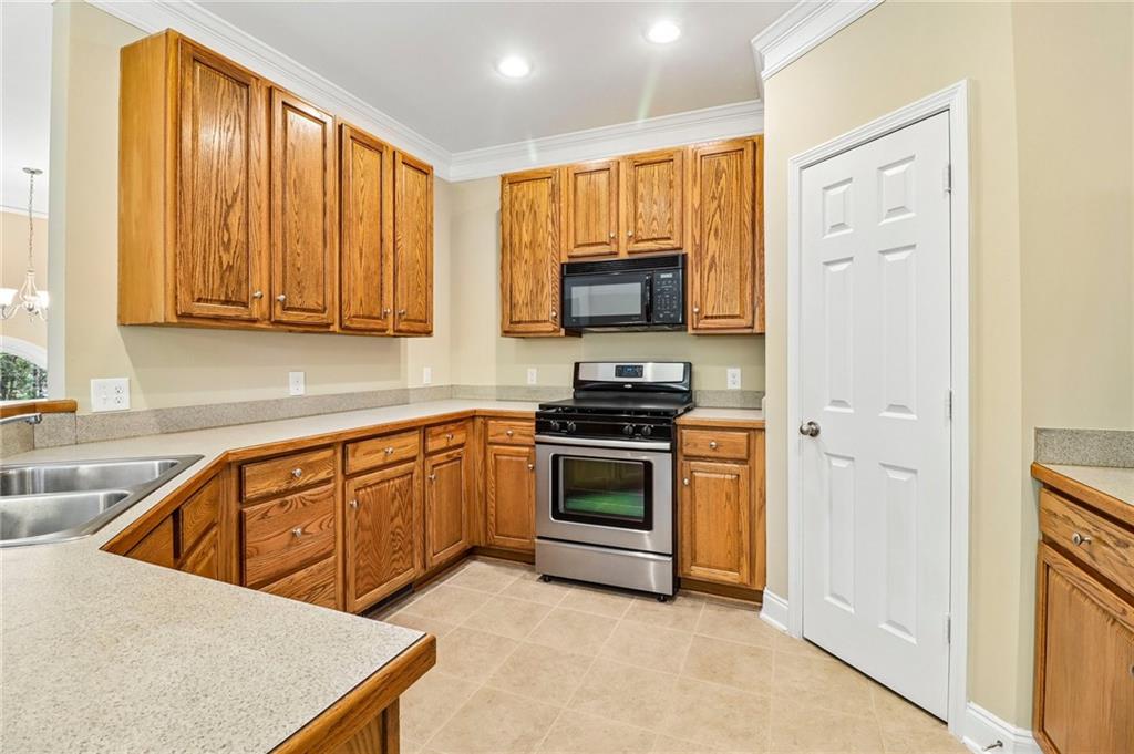 868 Whitehead Road Sugar Hill, GA 30518 - Photo 9 of 28 Gallery Image 9