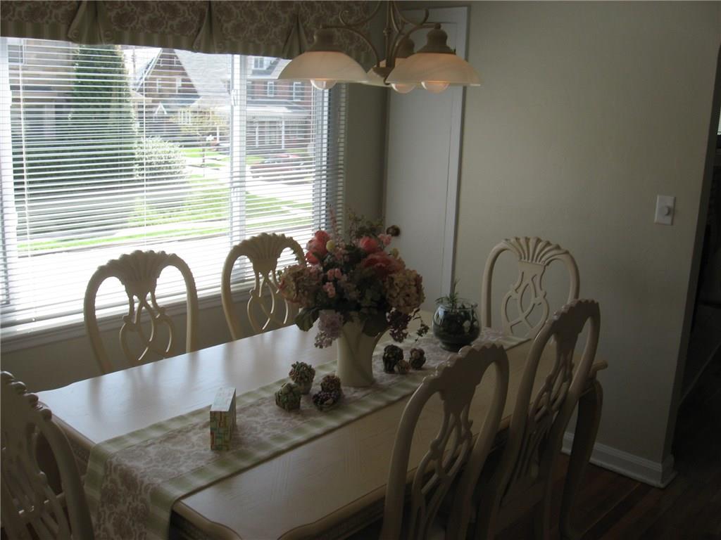 320 Beverly Road Mt. Lebanon, PA 15216 - Photo 8 of 19 Gallery Image 8