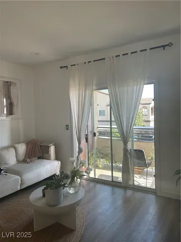 $1,850 | 2291 West Horizon Ridge Parkway, Unit 3213, Henderson, NV 89052