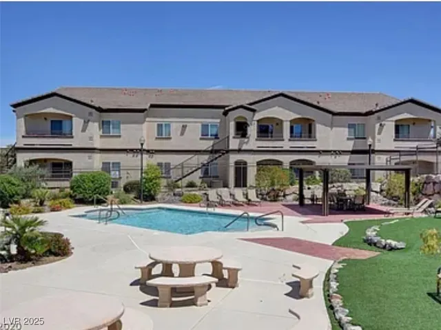 $1,850 | 2291 West Horizon Ridge Parkway, Unit 3213, Henderson, NV 89052