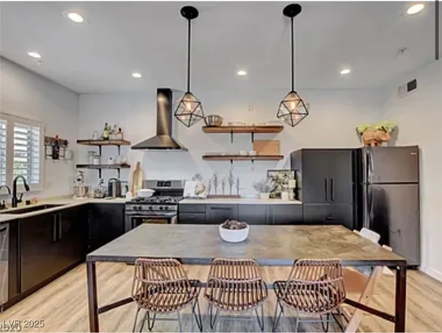 $1,850 | 2291 West Horizon Ridge Parkway, Unit 3213, Henderson, NV 89052