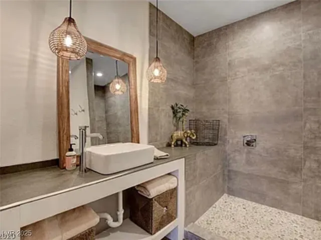 $1,850 | 2291 West Horizon Ridge Parkway, Unit 3213, Henderson, NV 89052