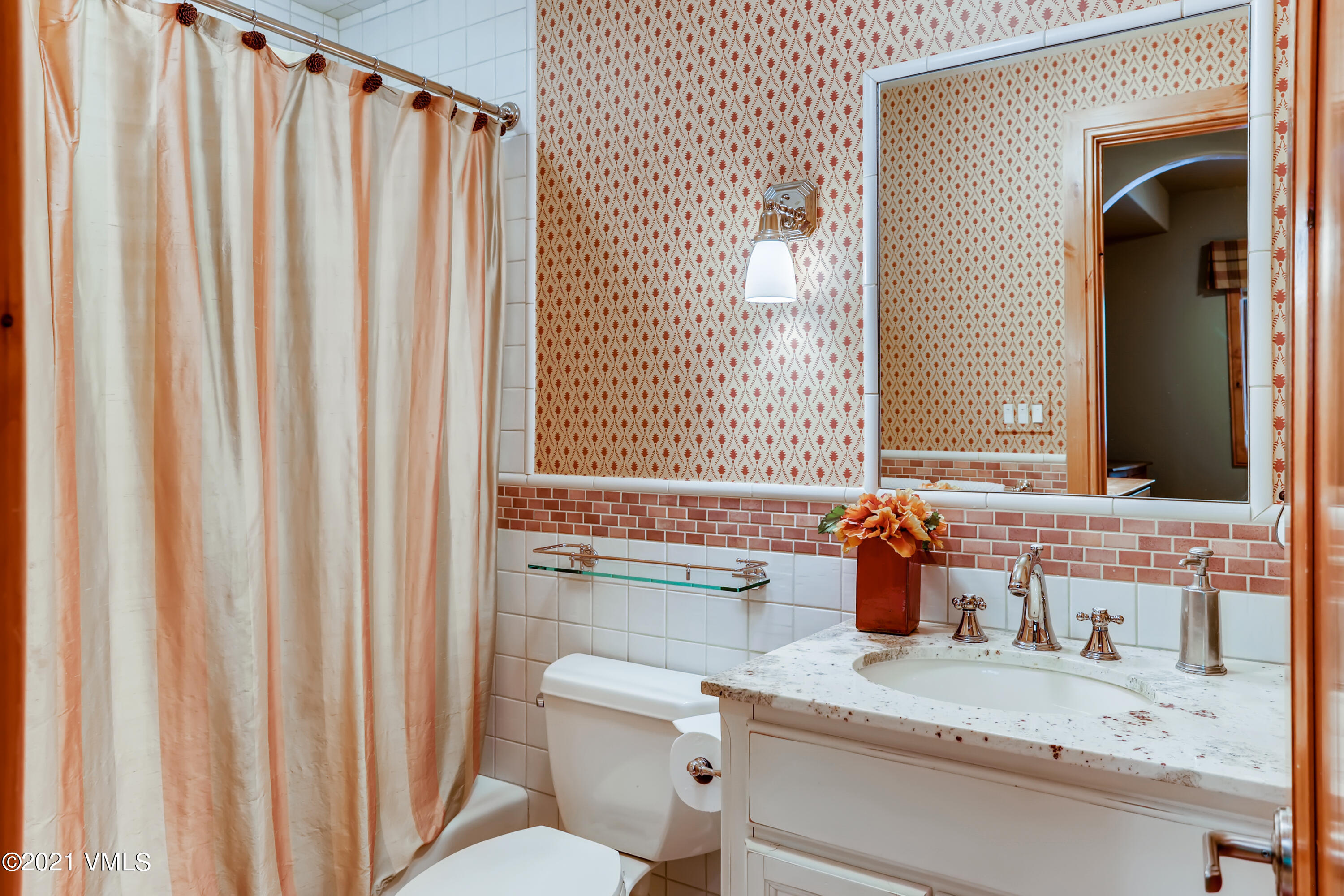 410 June Creek Road, Unit A Edwards, CO 81632 - Photo 13 of 27 Secondary Bedroom Bath