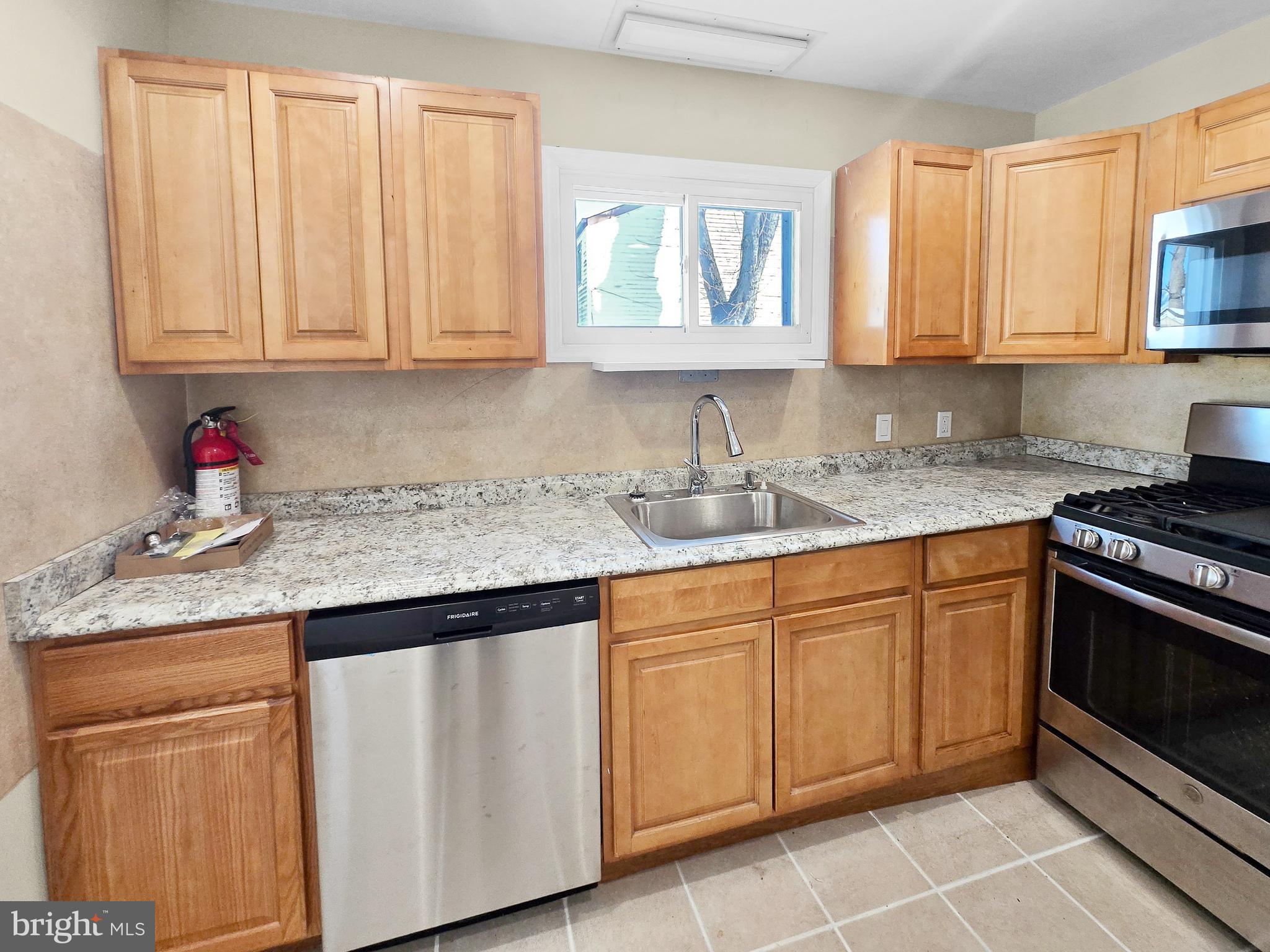 120 3rd Trenton, NJ 08619 - Photo 6 of 18