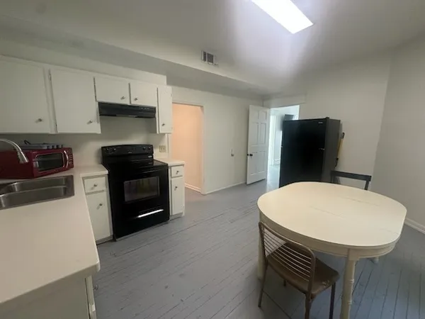 $1,595 | 1113 Grant Street, Unit B, Brunswick, GA 31520