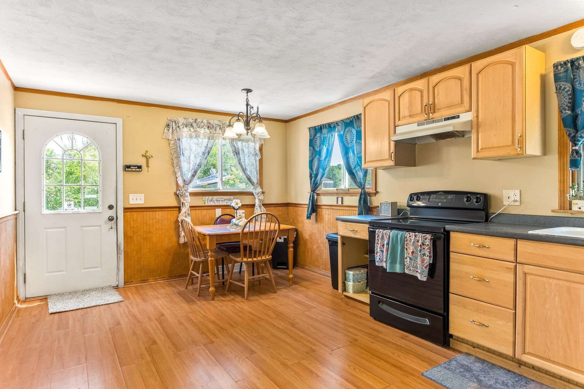 287-289 Milton Road Rochester, NH 03868 - Photo 10 of 37