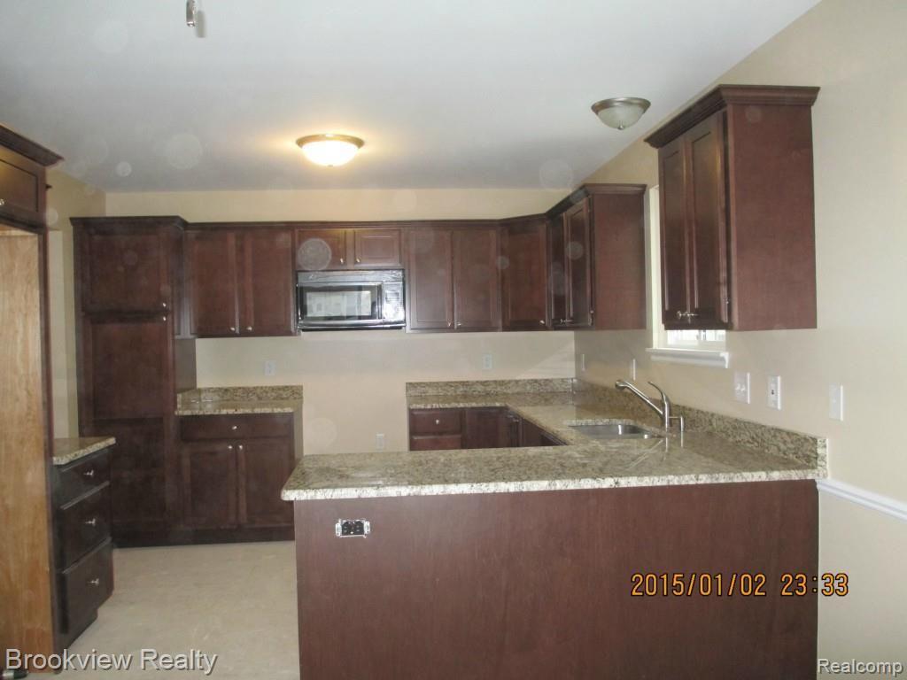 2564 Emmons Avenue Rochester Hills, MI 48307 - Photo 17 of 20