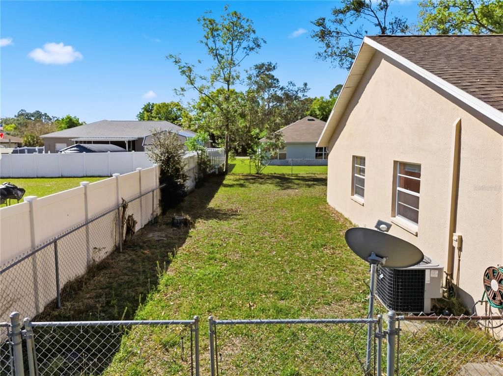 10358 Ireland Street Spring Hill, FL 34608 - Photo 6 of 39