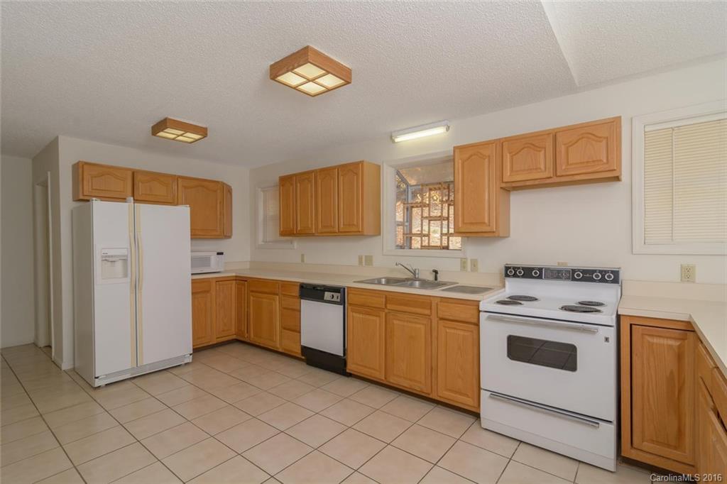 7 Red Oak Forest Road Fairview, NC 28730 - Photo 4 of 24 Gallery Image 4