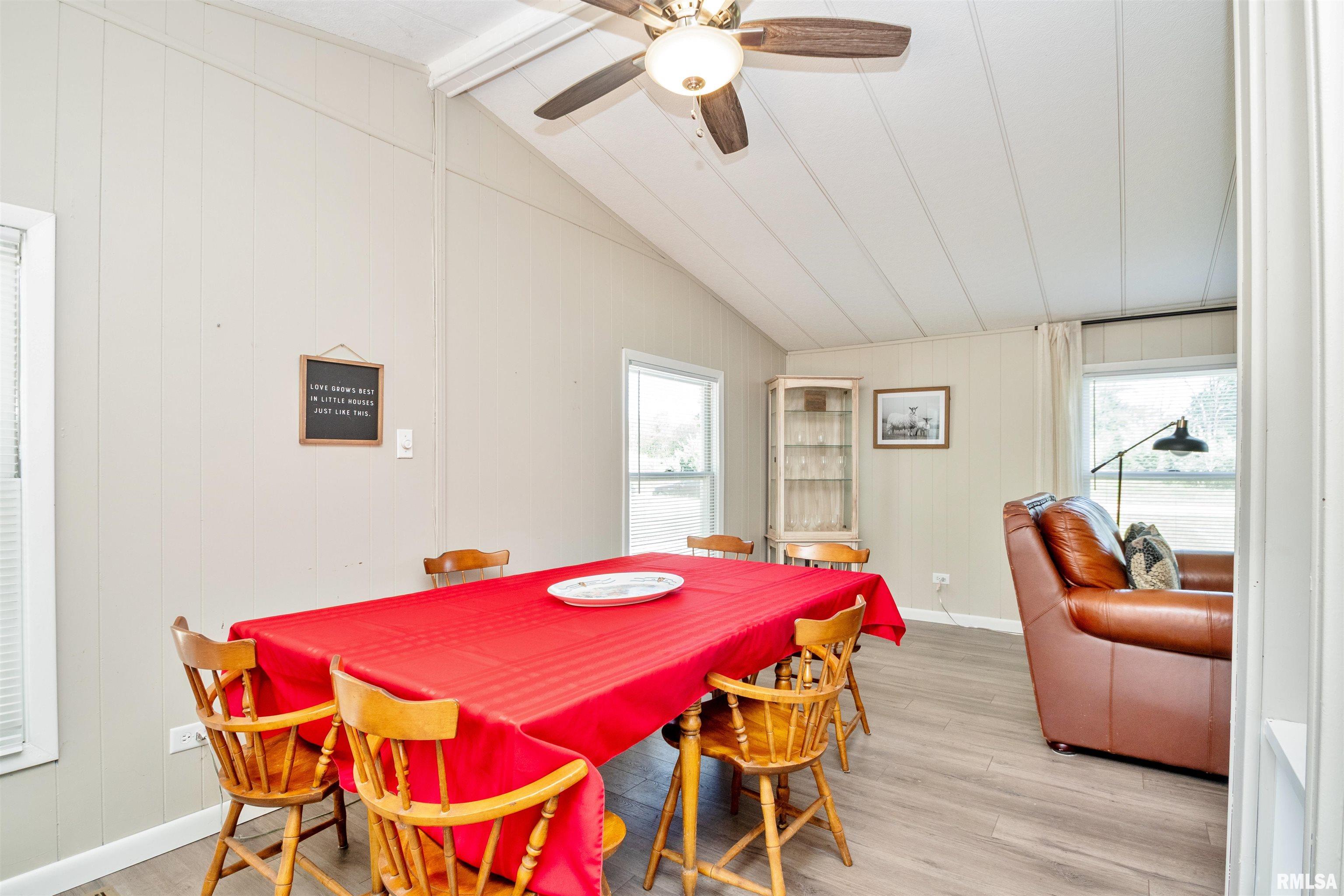 2401 Lakeview Road South Dahinda, IL 61428 - Photo 9 of 38