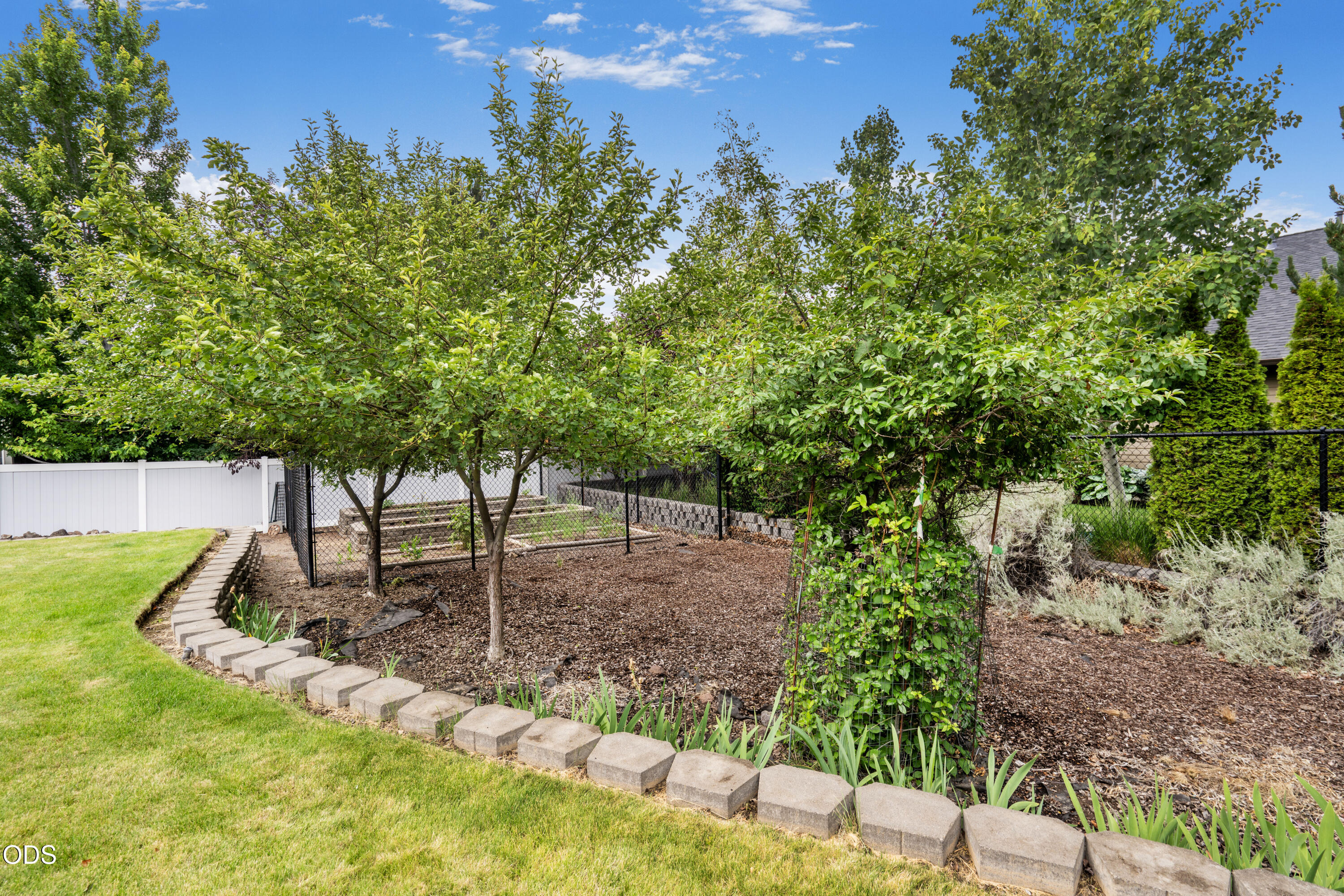 3571 Southwest 36th Place Redmond, OR 97756 - Photo 28 of 39