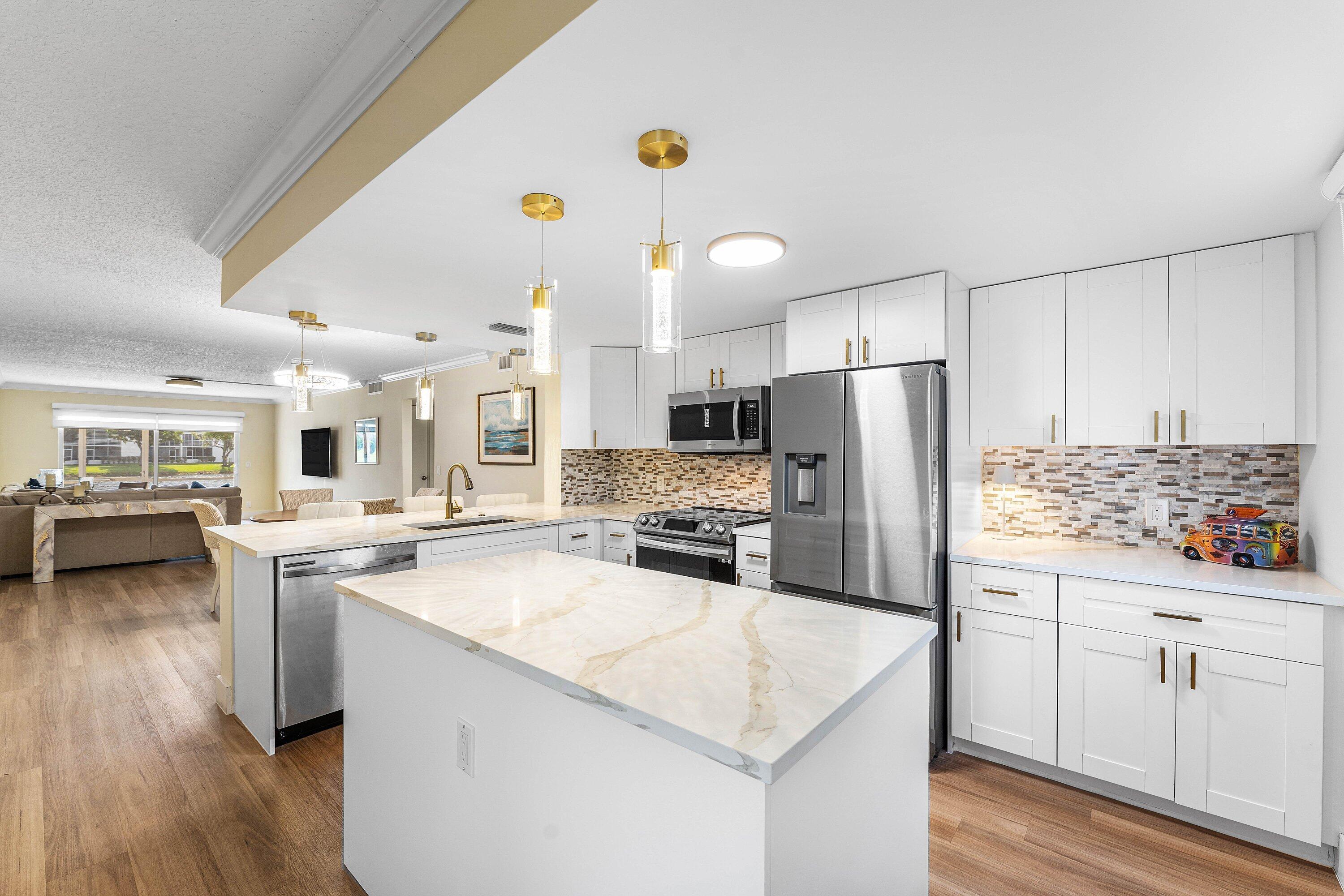 1019 Guildford East Boca Raton, FL 33434 - Photo 15 of 38 014-1019GuildfordEast-BocaRaton-FL-33434