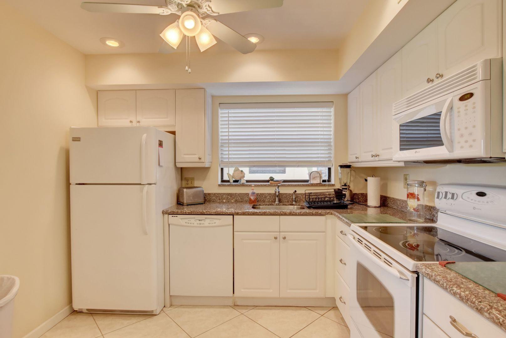232 Capri East Delray Beach, FL 33484 - Photo 1 of 25 10_ebf_9195and4more