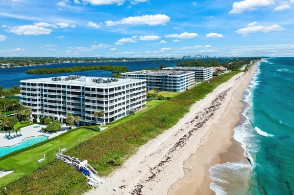 $4,299,000 | 2100 South Ocean Boulevard, Unit 204N, Palm Beach, FL 33480
